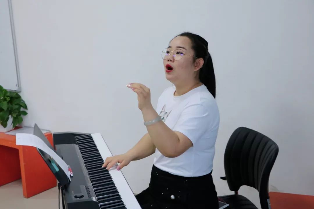 天骄声乐歌唱发声鼻音重这个方法可以帮你