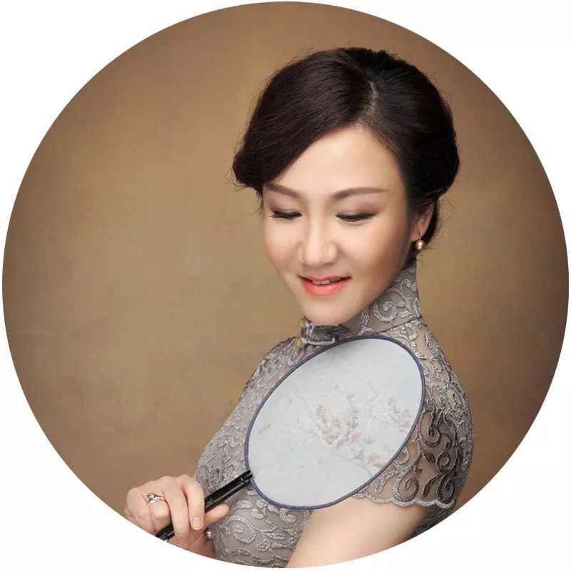 嘉宾简介10月20日下午,著名女中音歌唱家,国家一级演员王维倩和著名