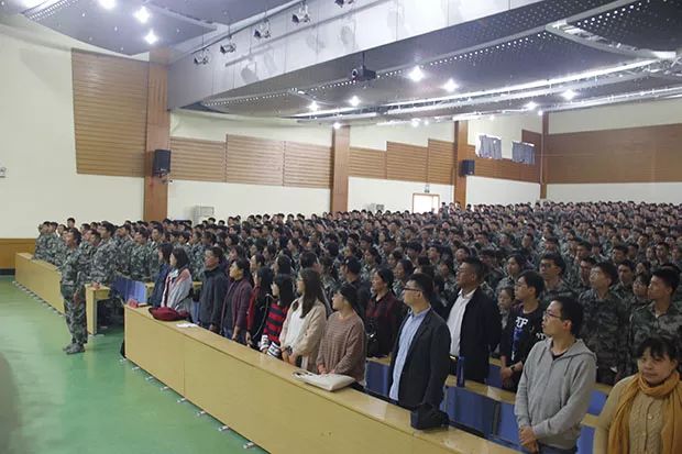 开营式一开始,黄宏主任宣布:常州市北郊高级中学军训营开营式正式