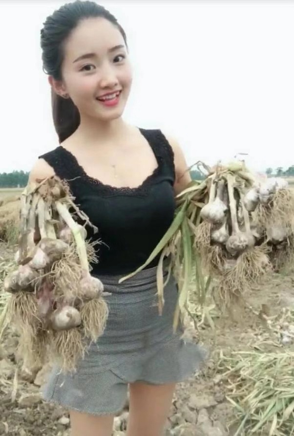 农村留守妇女刚结婚丈夫就外出打工最担心丈夫不打招呼就回家