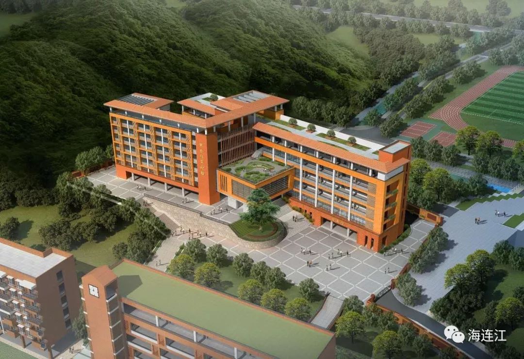 三所学校三大主楼全面封顶连江马鼻跨入基础教育发展新时代