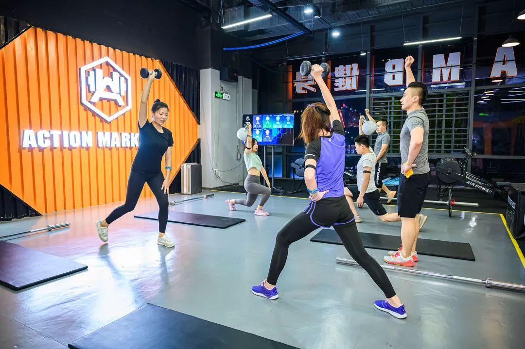 10种丰富团课随你挑超专业教练指导告别solo健身