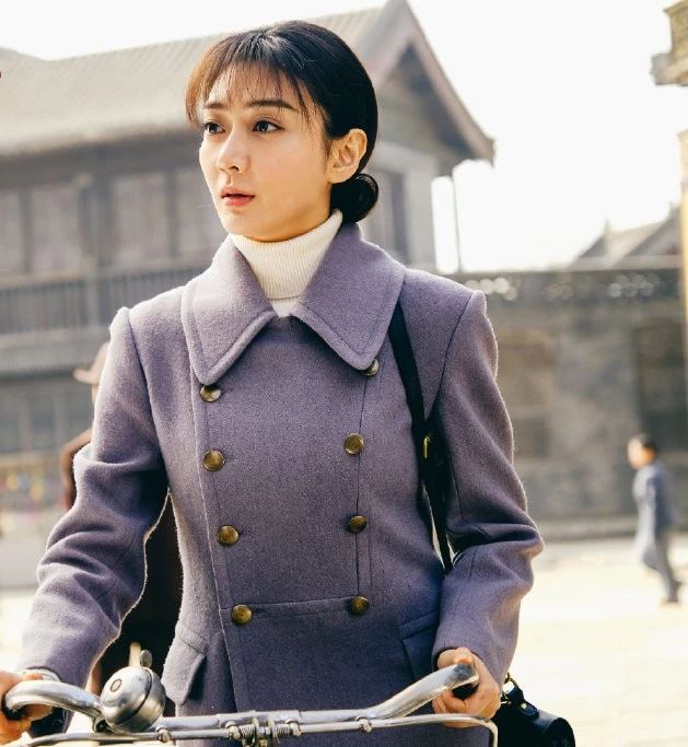 剧评:心疼张译,既做编剧主演和监制,还要做光荣时代里唯一的演技担当