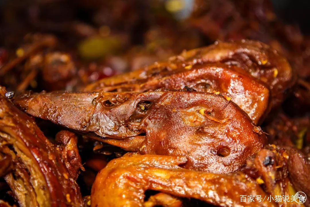 唐属黑鸭免费送? |为老婆用爱卤制的丫鸭,真香!