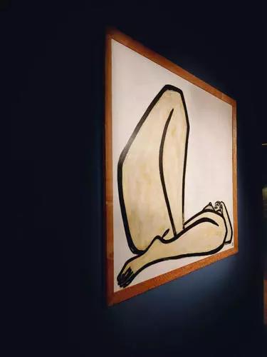 诞生于1965年的《曲腿裸女》是常玉最后一件裸女作品,堪称其人生终极