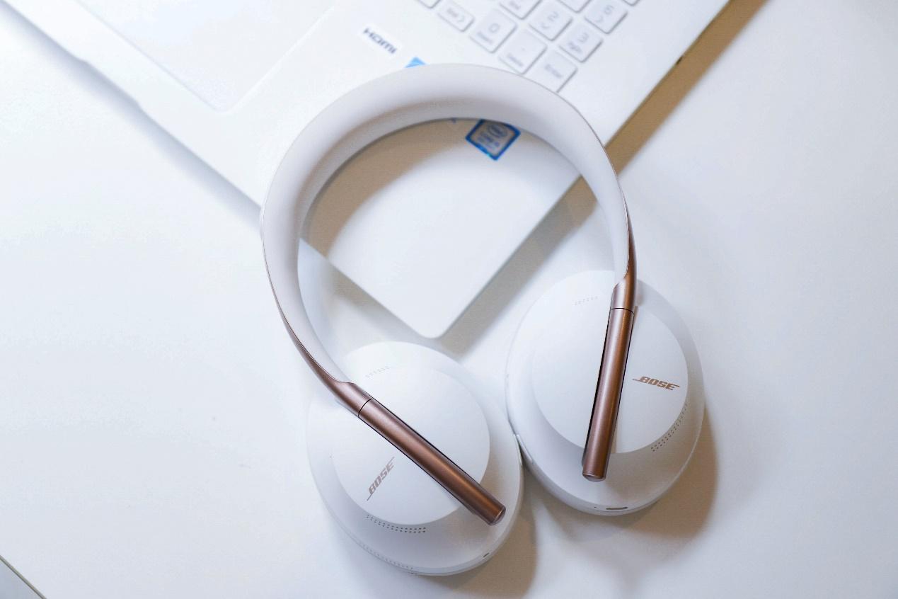 上手bose 700岩白金,亮眼的不止是外观