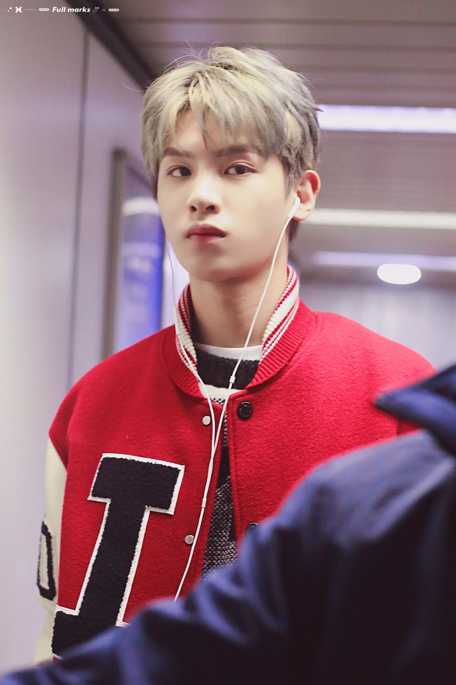 justin到达长沙准备节目录制 今天是装酷的可爱小脑斧