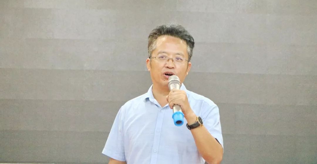 诗歌声朗朗爱国情脉脉东涌中学2019年高二级诗歌朗诵比赛