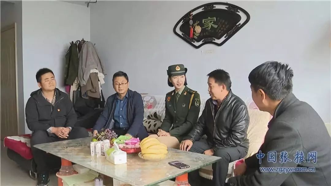 尹晶蕊:"我觉得这次参加阅兵特别的光荣,因为作为中国女兵,参加一次