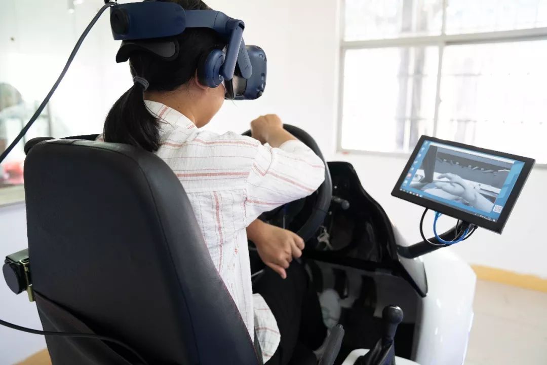 公爵驾校vr模拟驾驶上线科目二比玩游戏更简单