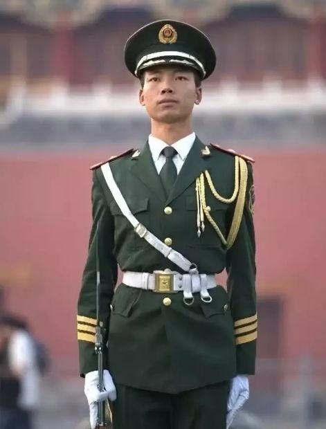 从国旗手到农机手看武穴90后退役军人如何把农场建成全省标杆