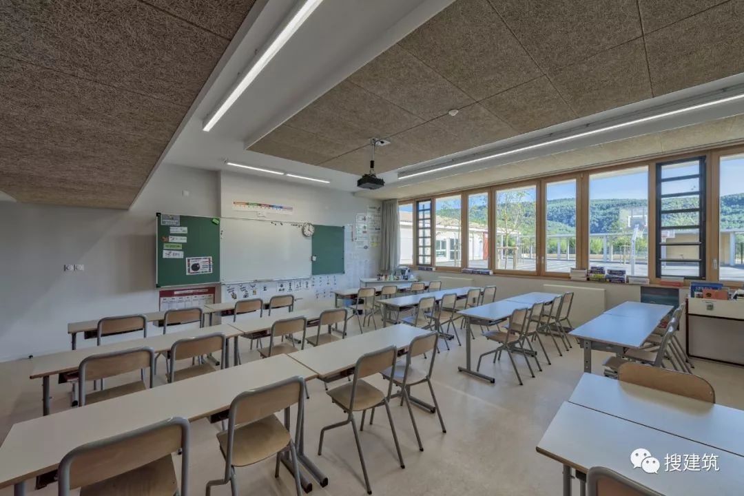 设计国外小学建筑漂亮的石材立面