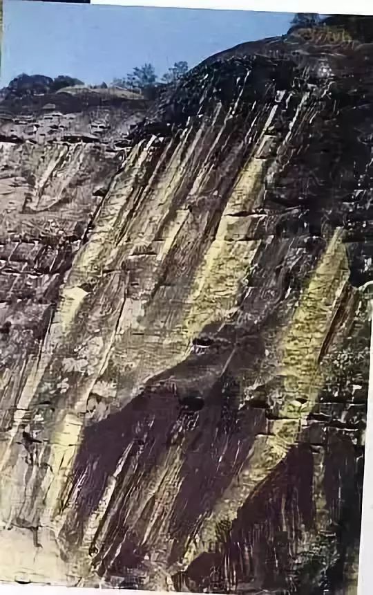 小斧劈皴宋松峰《楼观》局部照片比对四.