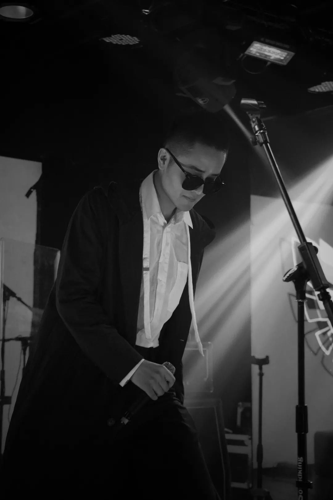 1102柳爽如影巡演昆明站预售加售带着力量和光四海相见