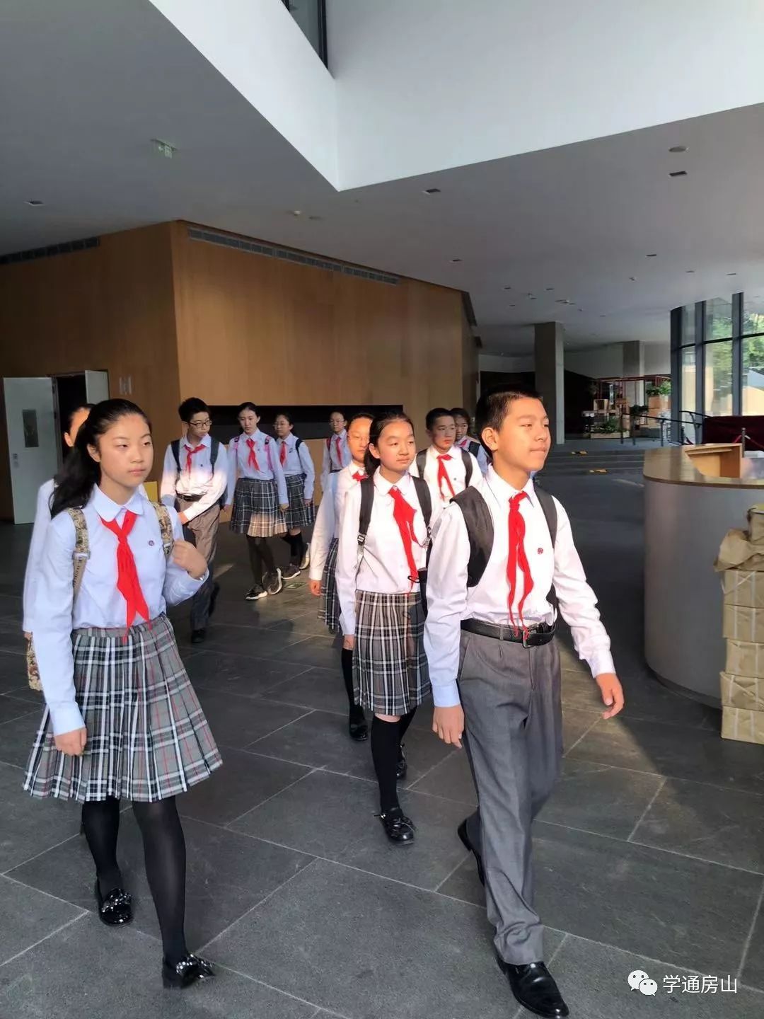 征集令这一刻听北京四中房山校区学生杨一诺讲述她的初心故事