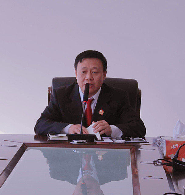 本网讯(王宝)10月16日,黑龙江省青冈县人民法院召开贯彻落实全国法院