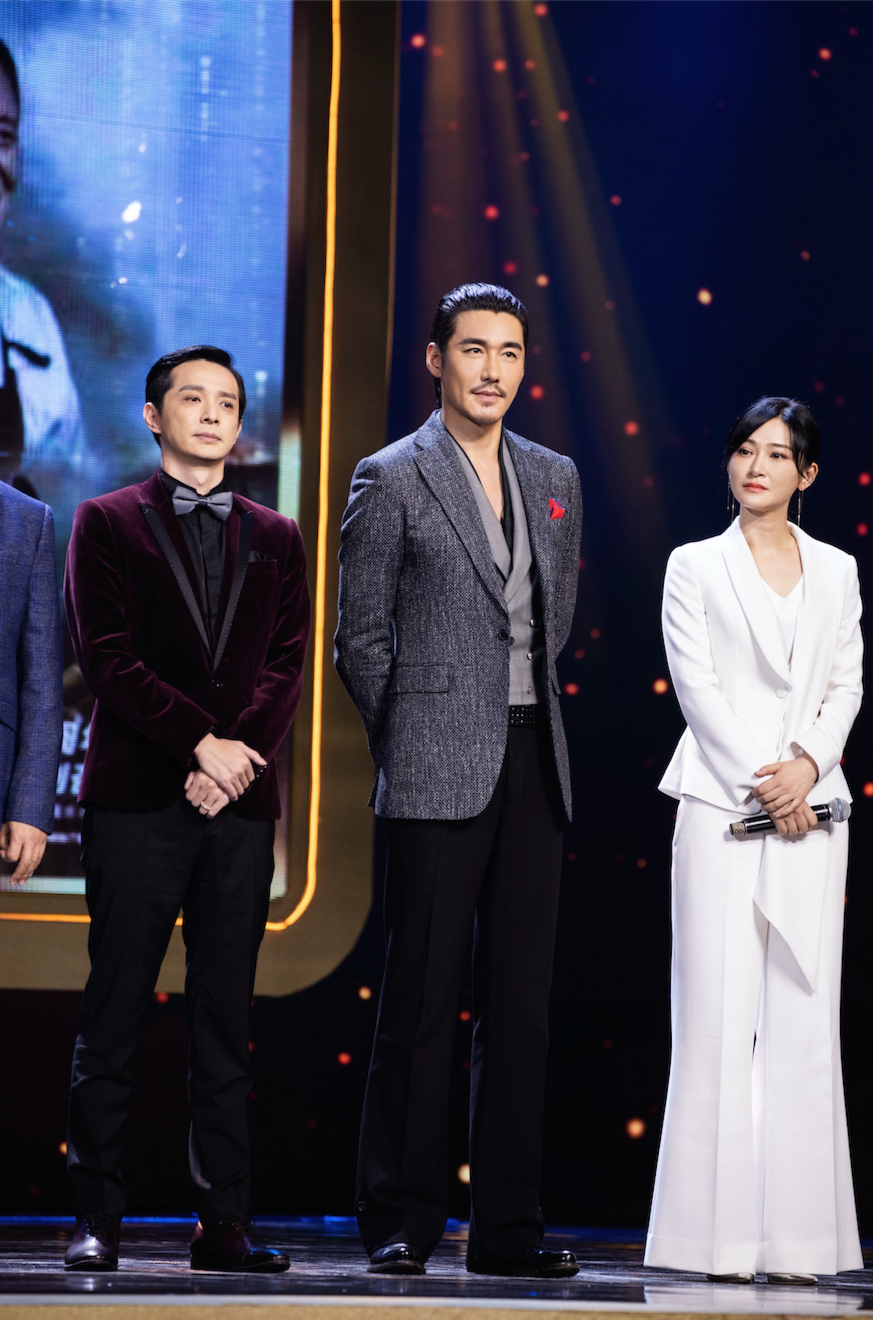 古田军号出席丝绸之路国际电影节胡兵时尚穿搭与剧中角色反差大