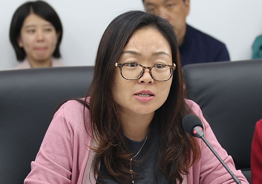 高一2班班主任曾璐老师经过激烈的思想碰撞,四个小组均提供了大量具有