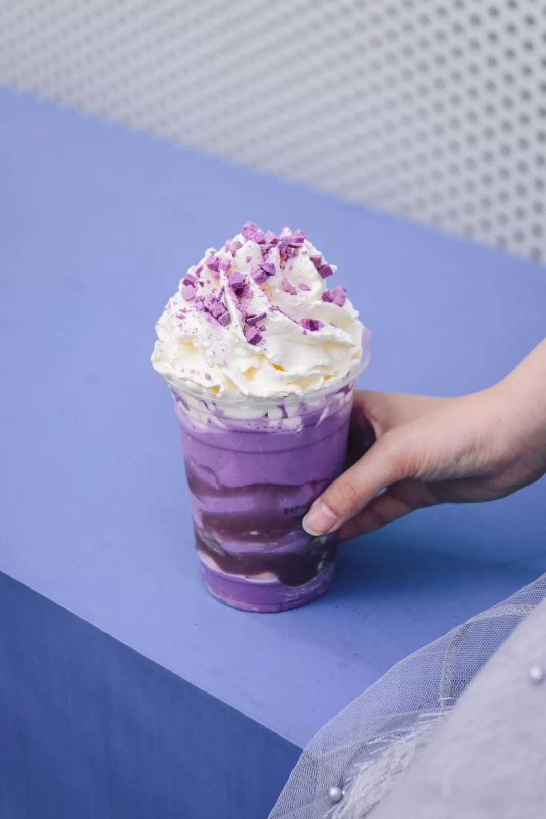 > 拥有地标的上海限定奶茶  沪上姬▲沪上姬光明冰砖淋上抹茶拿铁,在