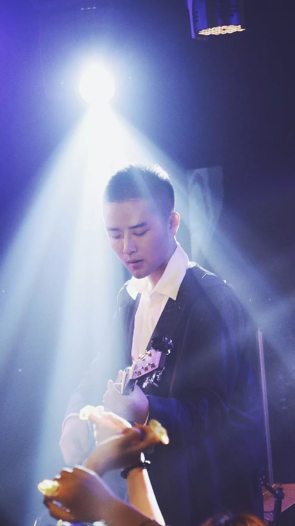 1102柳爽如影巡演昆明站预售加售带着力量和光四海相见