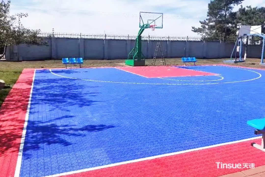 篮球场也要这么拼吗