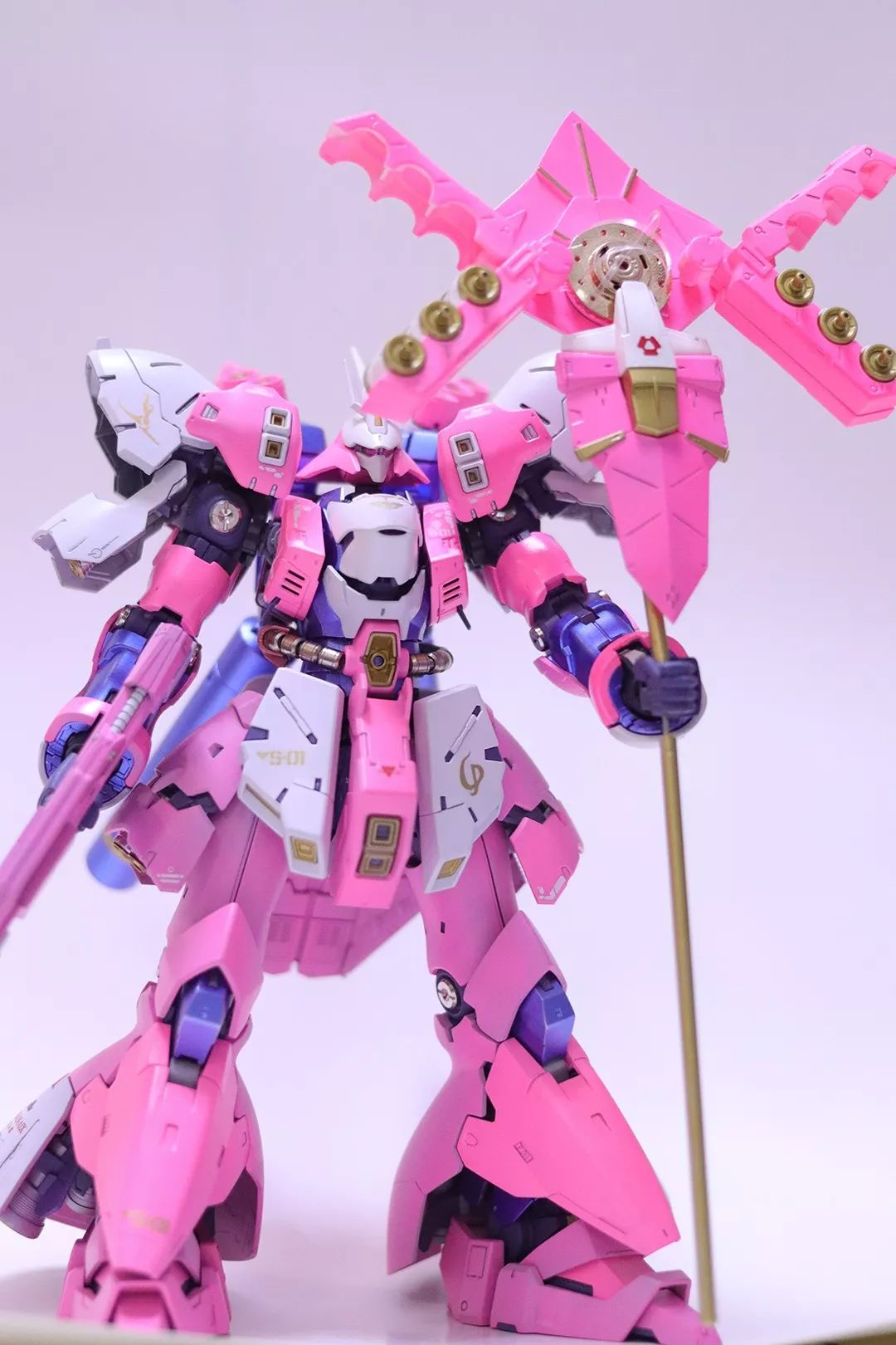 2)粉色魔法少女配色3)全身金属件 魔改武器改造构思及运用:主要是想