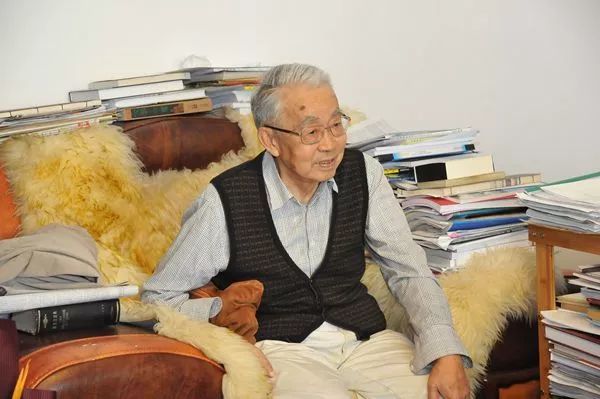 86岁的他用光阴实践"读万卷书,行万里路"_李吉均