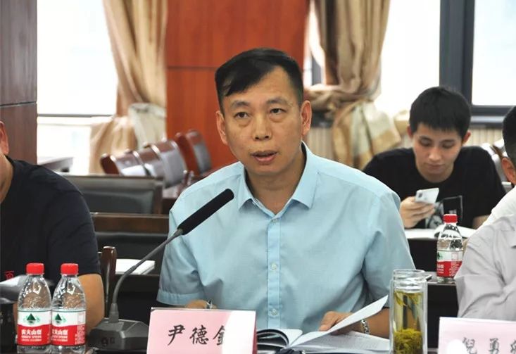 党工委委员,派出所所长 杨斌人大工委副主任袁叶兴街道办事处副主任