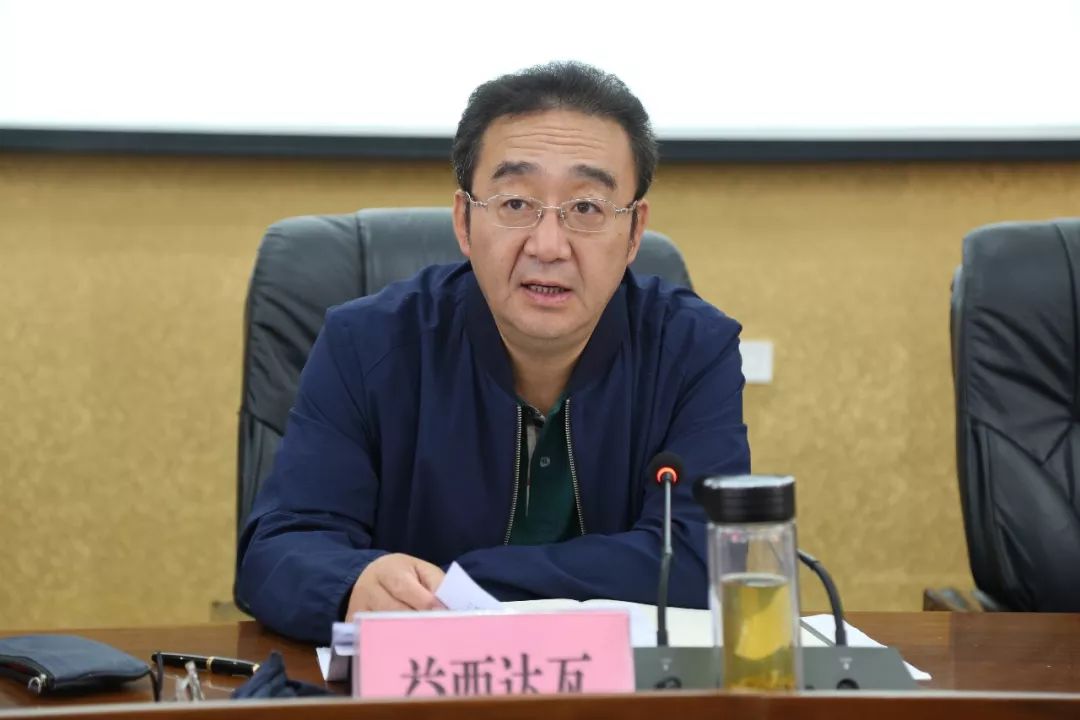 达州市副市长王全兴介绍了万源市整县脱贫摘帽工作推进情况,民政厅