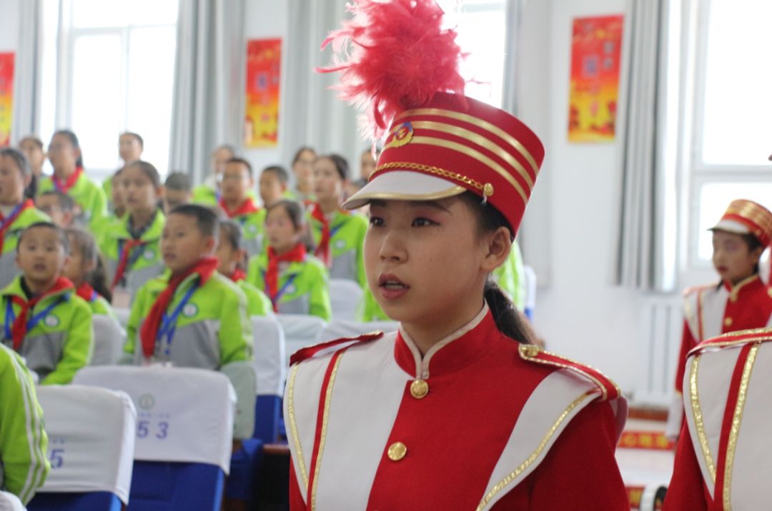 巴里坤县第一中学召开"红领巾心向党 争做新时代好队员"第四次少先