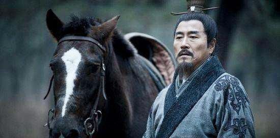 萧何助吕后除韩信,庆功宴上突然闯入穿丧服的门客:你大难临头了_刘邦