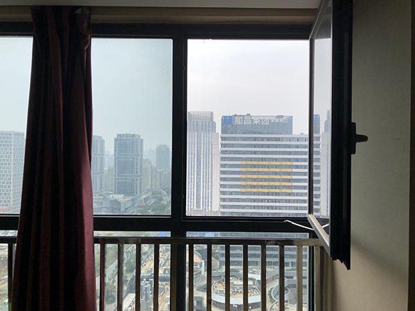 19岁学生坠亡电竞酒店之前父母接索赔电话聊天记录多次提报案要判两年