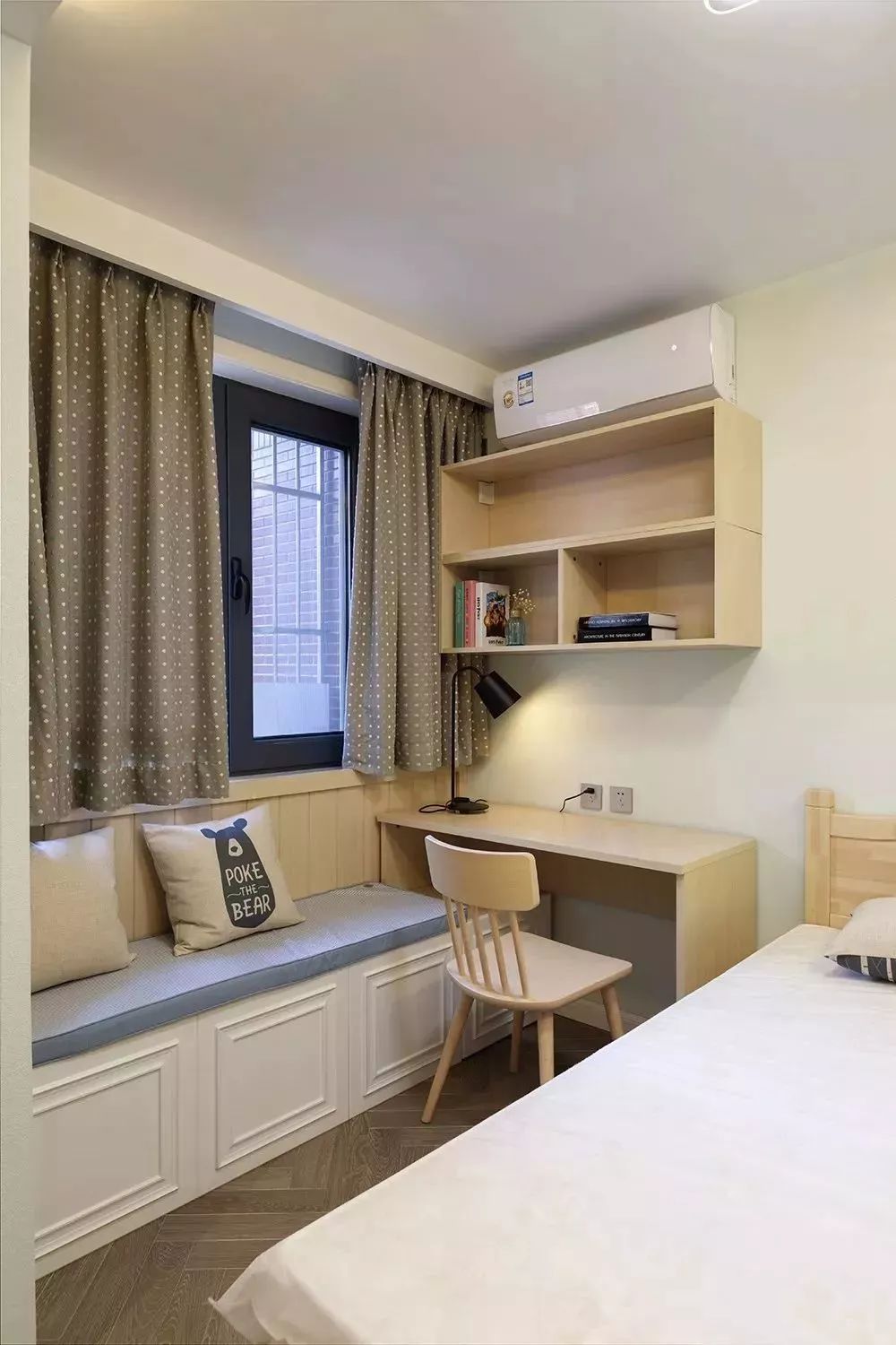 飘窗书桌飘窗衣柜收纳飘窗个个实用