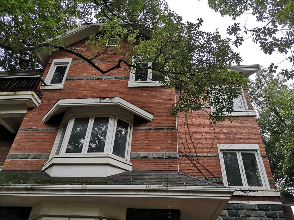 与清风明月为伴,与文人雅士为侣,以后可以请隔壁房子的琼瑶女士喝龙井