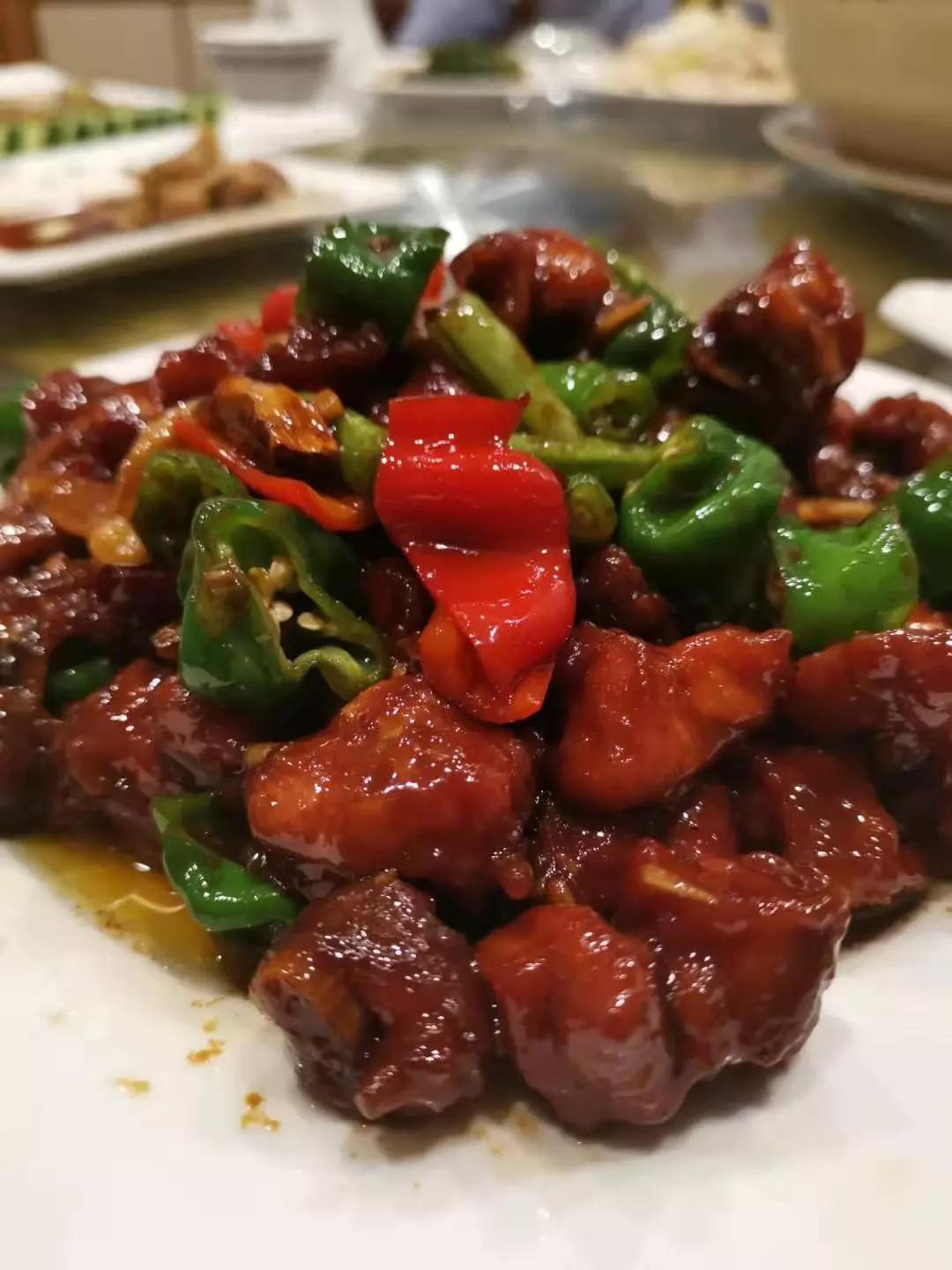 济宁这家餐饮老字号凝聚三代人心血,它的故事和味道一样