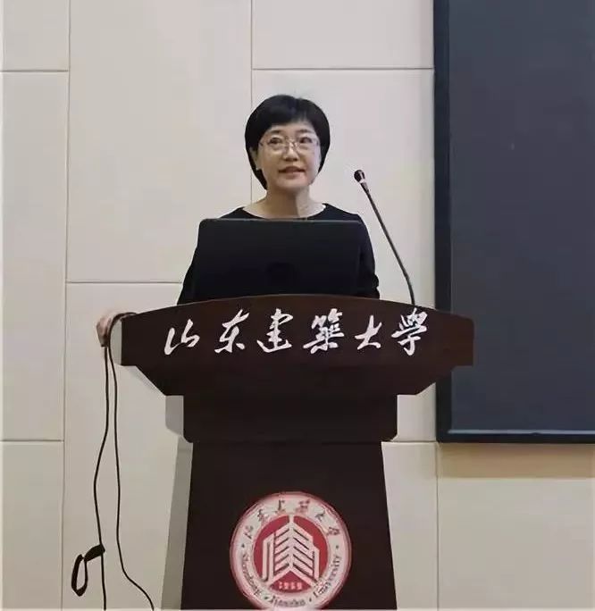 园林学院副院长李西演讲△哈尔滨工业大学景观系主任吴松涛演讲△北