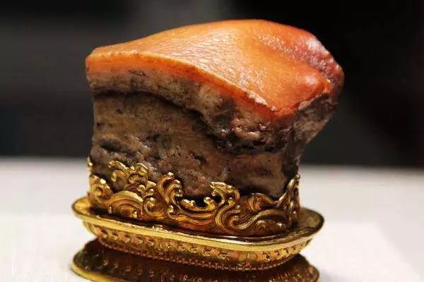 著名的台北故宫 东坡肉形石