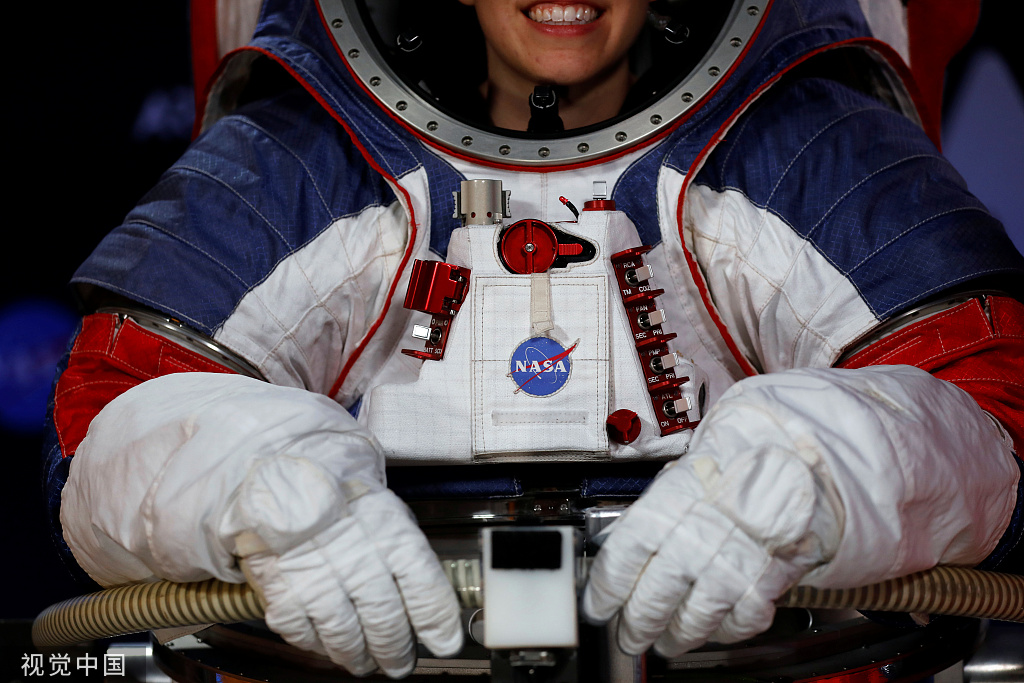 时隔40年 nasa推出新一代宇航服