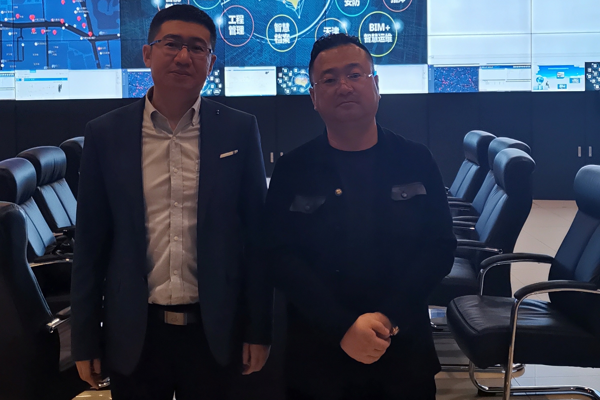 合作方"天津华泰锐洋一行,在中环系统工程有限公司李晓楠先生的陪同下