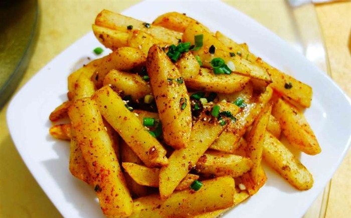 二,炸洋芋(片)不过在云南,即使是花生米也是有很多花样的.