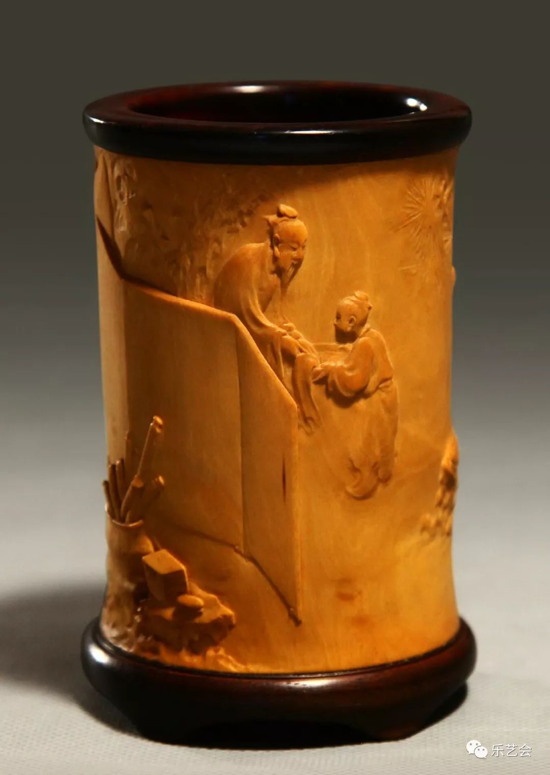 陈向民笔筒雕刻作品欣赏2019一带一路艺术上海国际博览会专刊