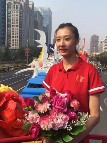 1米95难买衣服鞋子 比赛没空游玩只记得排球馆_王媛媛