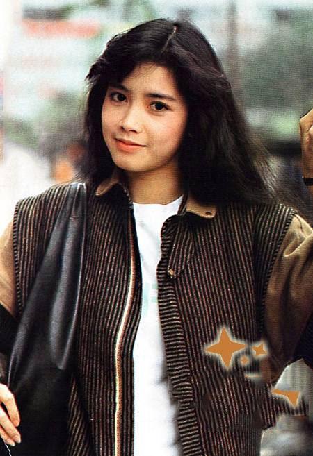 六,冼焕贞扮演的华筝冼焕贞曾是atv电视当家花旦,在80,90年代非常活跃