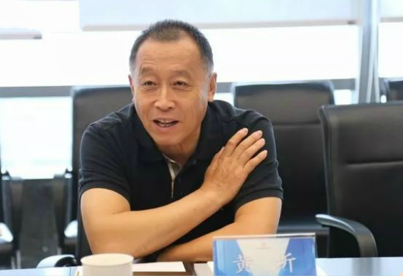 亚厦集团联席总裁王文广先生发言同时节能环保永远是门窗幕墙行业不变