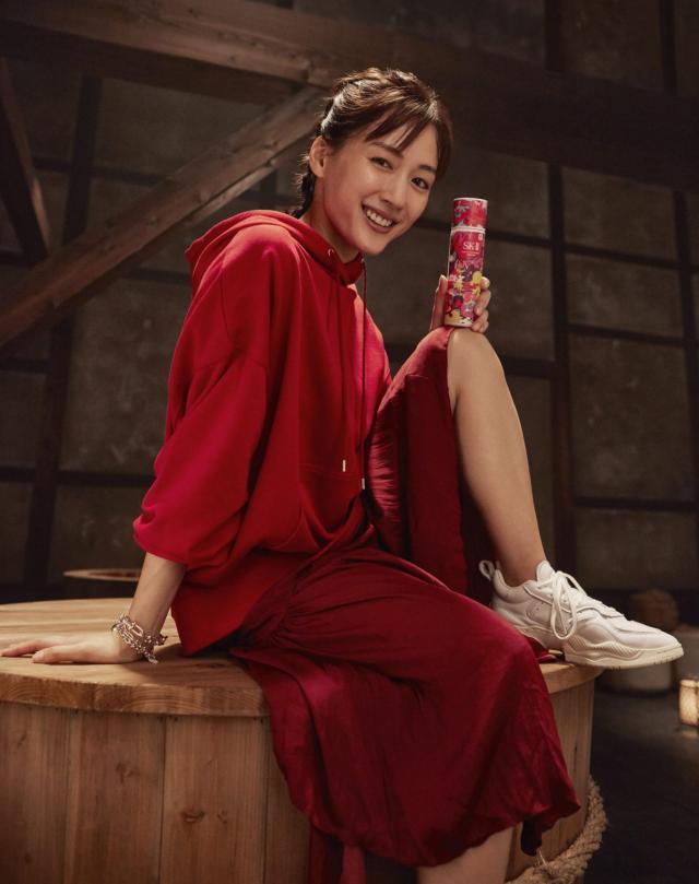 绫濑遥窦靖童与小南瓜在日本街头热舞skii广告首邀虚拟网红