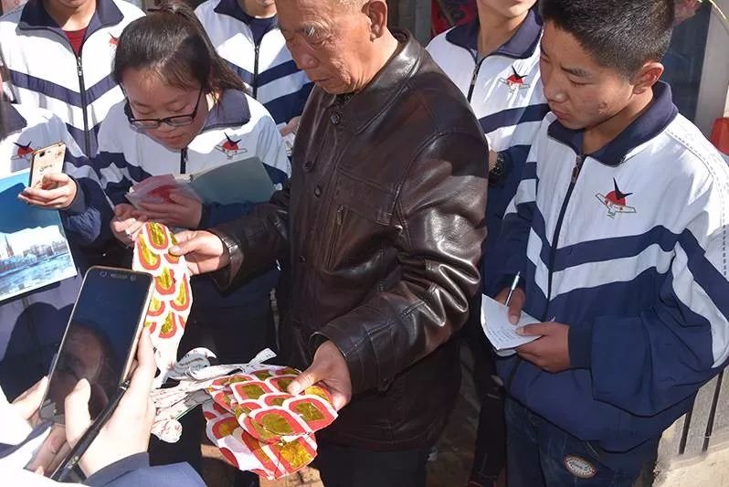 上党梆子成静云上党梆子陈素琴程堆善(左一)西黄头高跷顶桩程堆善快