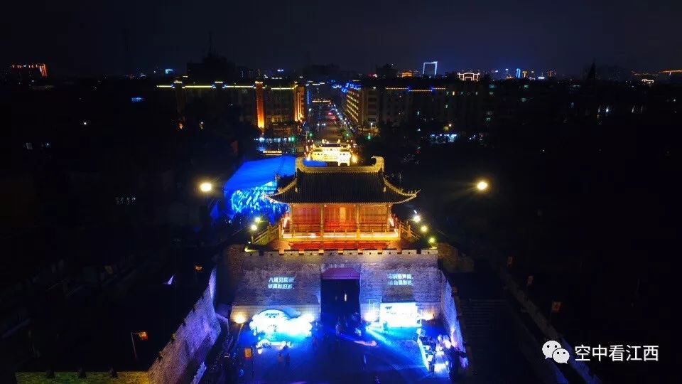 航拍郁孤台历史文化街区夜景!_赣州