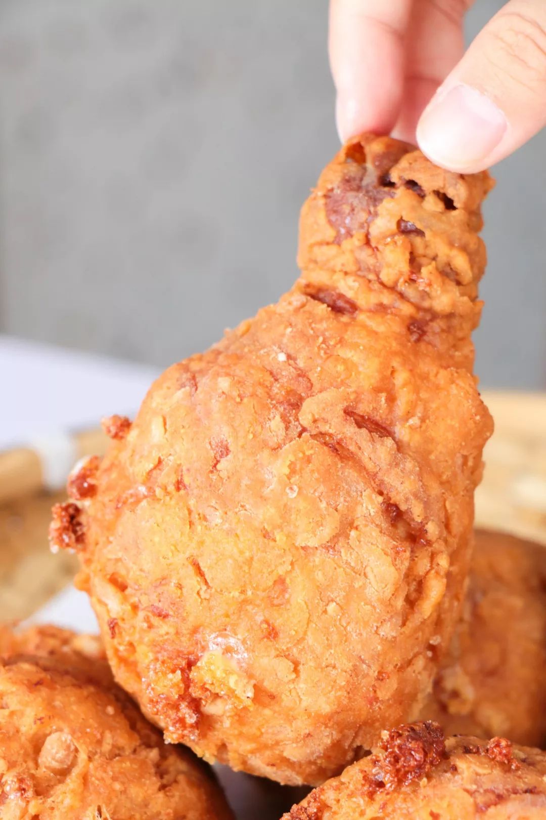 8元/个!西街爆出会拉丝的「芝士大鸡腿」,就藏在路边15㎡小店里!