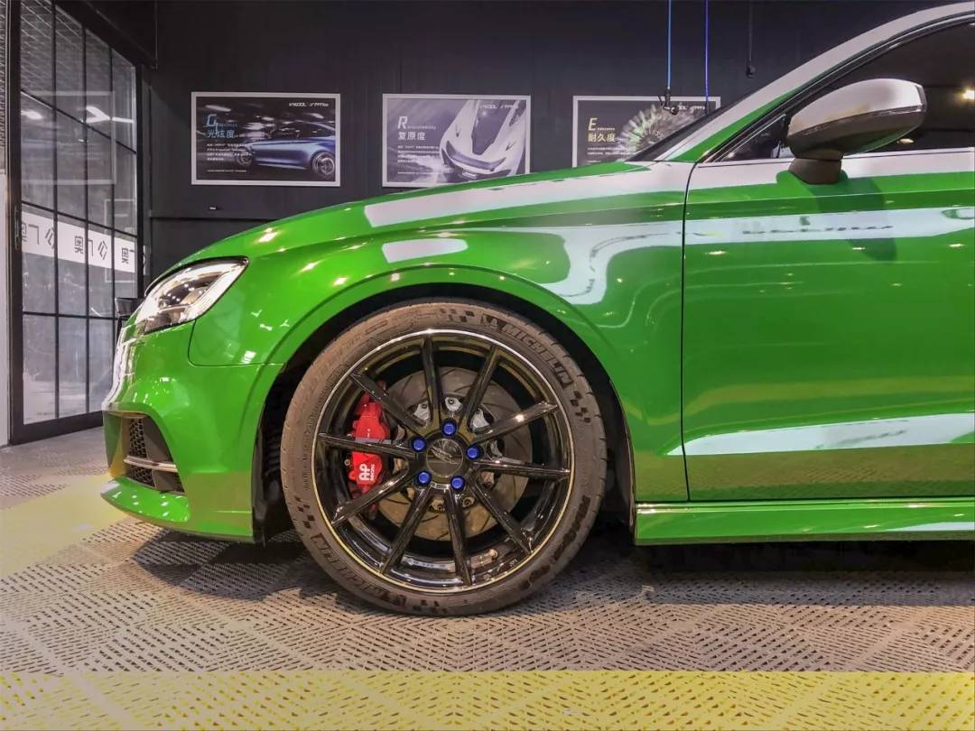 崩哭m的奥迪s3改色大变身-独有韵味的邮政绿