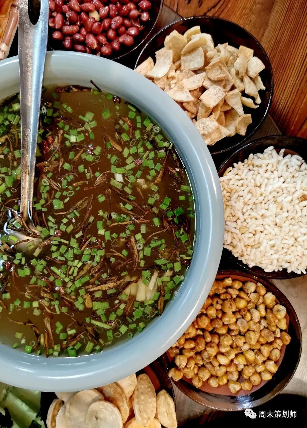 武汉土司格格开了20年的乡土馆喷香的油茶汤款待我412集